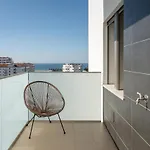 Ocean Lookout With Private Parking In The Heart Of * Nazaré