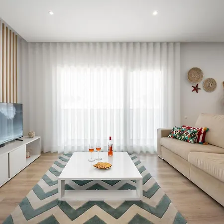 Daire Ocean Lookout With Private Parking In The Heart Of *