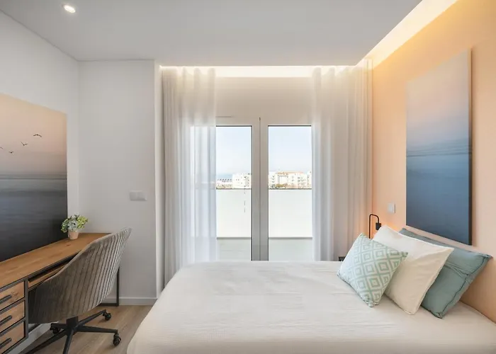 Ocean Lookout With Private Parking In The Heart Of