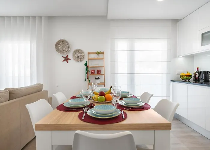 Ocean Lookout With Private Parking In The Heart Of * Nazare