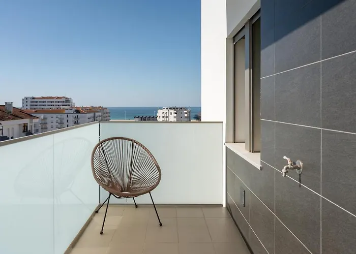 Ocean Lookout With Private Parking In The Heart Of * Nazare