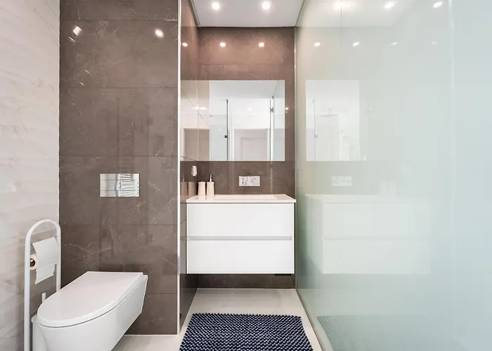 Ocean Lookout With Private Parking In The Heart Of *